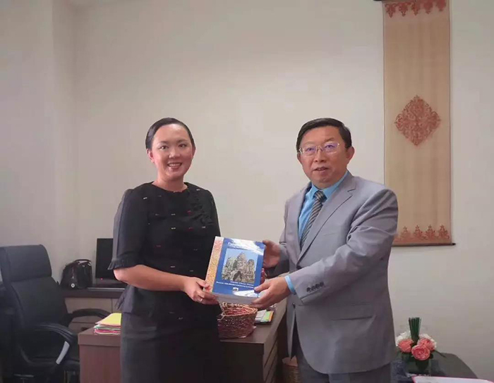 柬埔寨首相：欢迎中国企业到柬投资